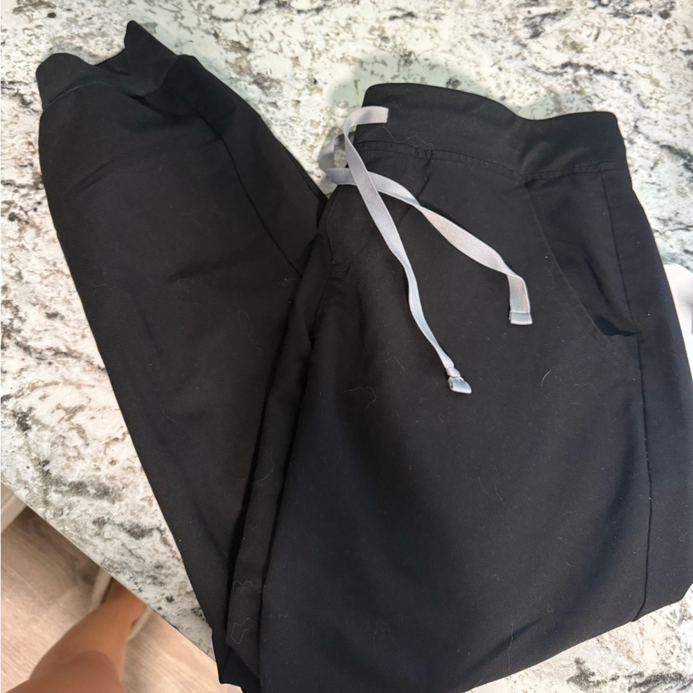 Figs women’s Black Jogger Sweatpants with Gray Drawstring